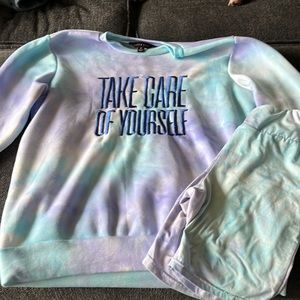 Matching crewneck shirt, and